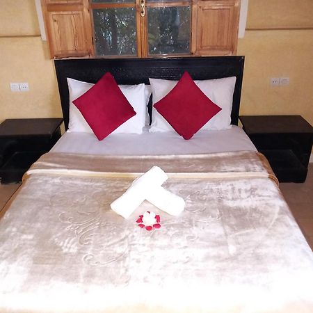 Hotel Latifa House Sbiti Esterno foto