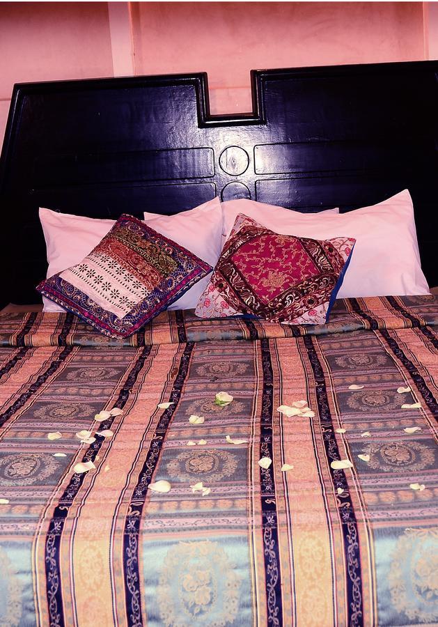 Hotel Latifa House Sbiti Esterno foto
